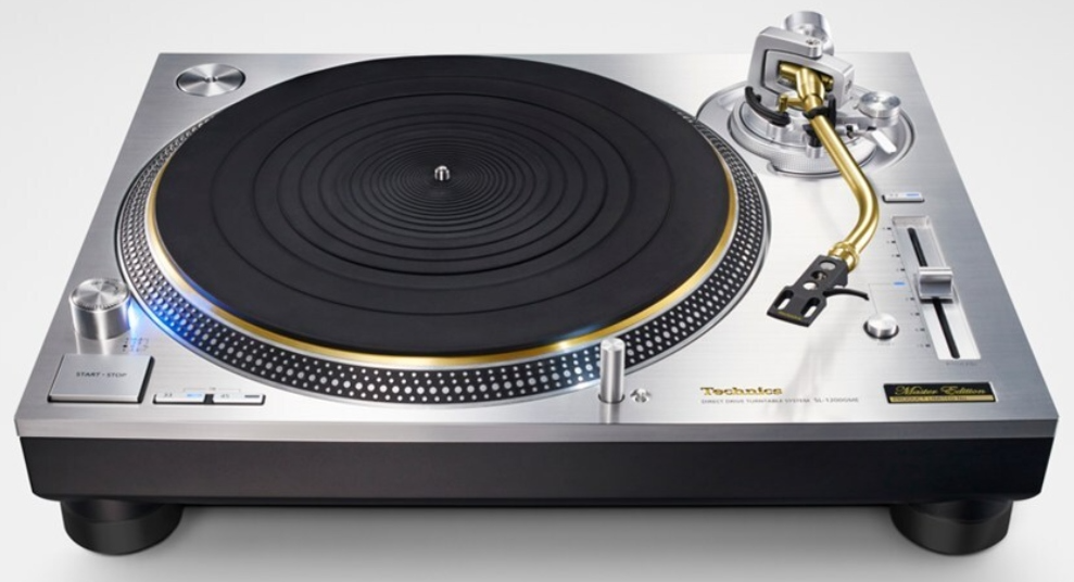 Technics SL-1200 Turntable